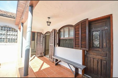 Casa à venda com 400m², 2 quartos e 8 vagas