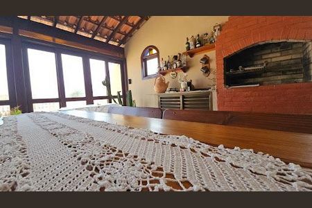 Casa à venda com 8 quartos, 401m² em Piratininga, Niterói