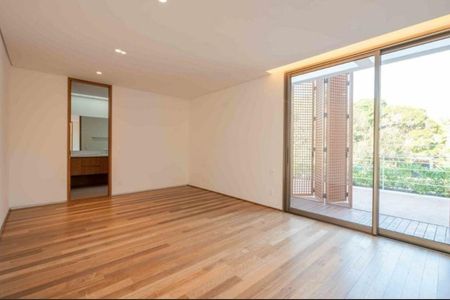 Casa à venda com 3 quartos, 420m² em Vila Nova Conceição, São Paulo