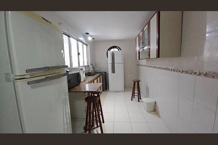 Casa à venda com 2 quartos, 216m² em Piratininga, Niterói