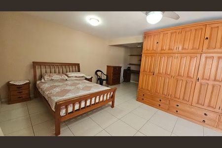 Casa à venda com 2 quartos, 216m² em Piratininga, Niterói