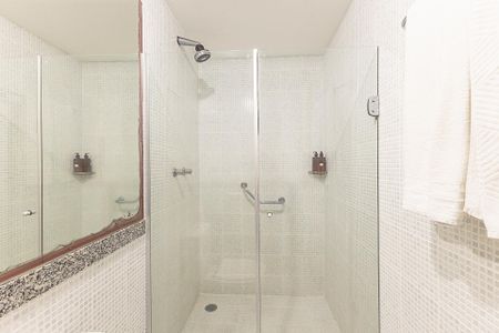 Banheiro de kitnet/studio à venda com 1 quarto, 30m² em Indianópolis, São Paulo