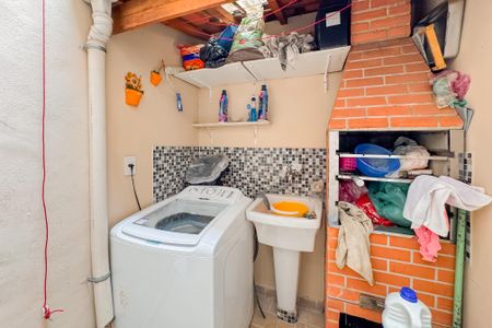 Casa à venda com 79m², 2 quartos e sem vagaÁrea de Serviço e Churrasqueira