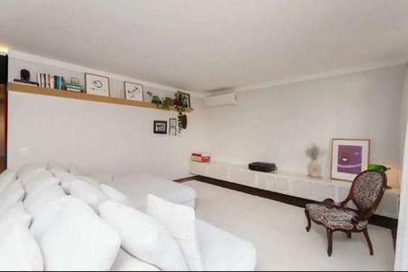 Apartamento para alugar com 3 quartos, 212m² em Cerqueira César, São Paulo