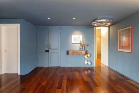 Apartamento para alugar com 3 quartos, 212m² em Cerqueira César, São Paulo