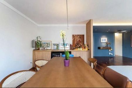 Apartamento para alugar com 3 quartos, 212m² em Cerqueira César, São Paulo