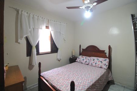 Casa à venda com 90m², 2 quartos e 2 vagasSuíte