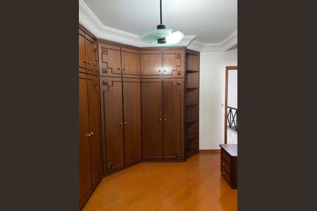 Casa à venda com 3 quartos, 214m² em Vila Prudente, São Paulo