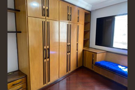 Casa à venda com 3 quartos, 214m² em Vila Prudente, São Paulo