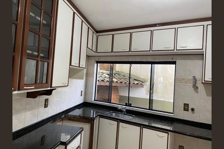 Casa à venda com 3 quartos, 214m² em Vila Prudente, São Paulo