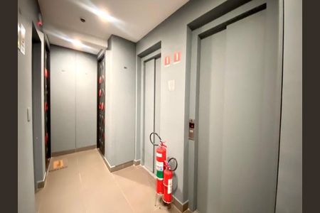 Apartamento à venda com 74m², 1 quarto e 1 vaga