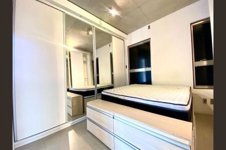 Apartamento à venda com 74m², 1 quarto e 1 vaga