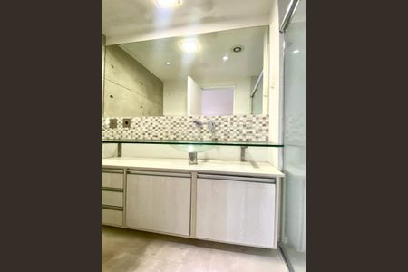Apartamento à venda com 74m², 1 quarto e 1 vaga