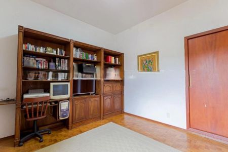 Casa à venda com 355m², 4 quartos e 6 vagas