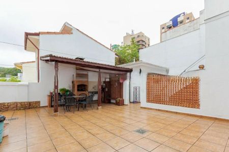 Casa à venda com 355m², 4 quartos e 6 vagas
