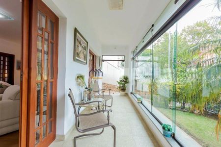 Casa à venda com 355m², 4 quartos e 6 vagas