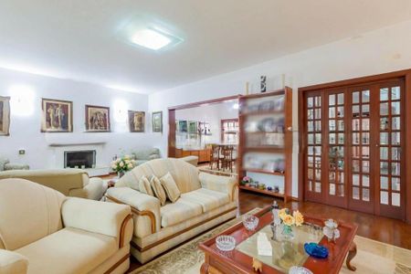 Casa à venda com 355m², 4 quartos e 6 vagas