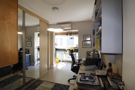 Apartamento à venda com 81m², 2 quartos e 1 vagaEscritório