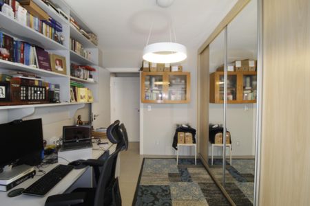 Apartamento à venda com 81m², 2 quartos e 1 vagaEscritório