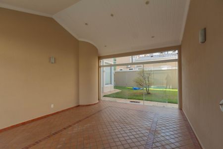 Casa de condomínio para alugar com 493m², 5 quartos e 6 vagasSalão