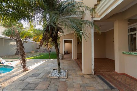 Casa de condomínio para alugar com 493m², 5 quartos e 6 vagasQuintal