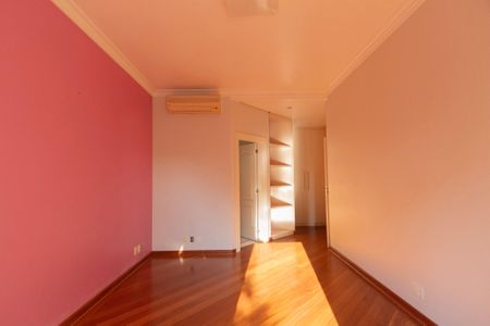 Casa de condomínio para alugar com 493m², 5 quartos e 6 vagasSuíte 3