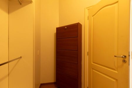 Casa de condomínio para alugar com 493m², 5 quartos e 6 vagasCloset Suíte 2
