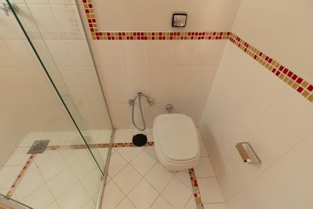 Casa de condomínio para alugar com 493m², 5 quartos e 6 vagasBanheiro Suíte 3