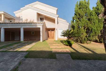 Casa de condomínio para alugar com 493m², 5 quartos e 6 vagasFachada