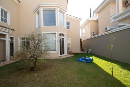 Casa de condomínio para alugar com 493m², 5 quartos e 6 vagasQuintal