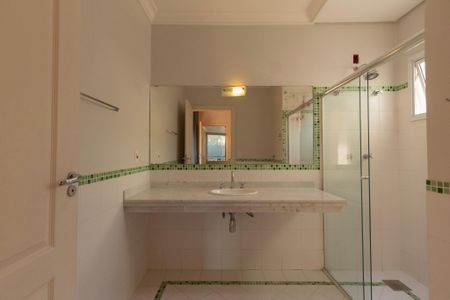 Casa de condomínio para alugar com 493m², 5 quartos e 6 vagasBanheiro Suite 4