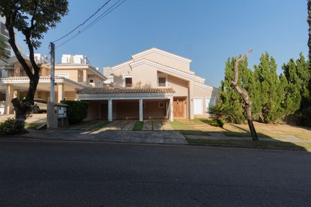 Casa de condomínio para alugar com 493m², 5 quartos e 6 vagasFachada