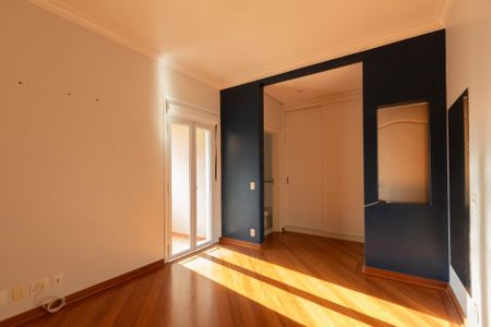 Casa de condomínio para alugar com 493m², 5 quartos e 6 vagasSuíte 4