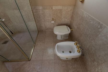 Casa de condomínio para alugar com 493m², 5 quartos e 6 vagasBanheiro Suíte 2