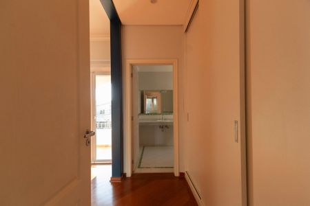 Casa de condomínio para alugar com 493m², 5 quartos e 6 vagasSuíte 4