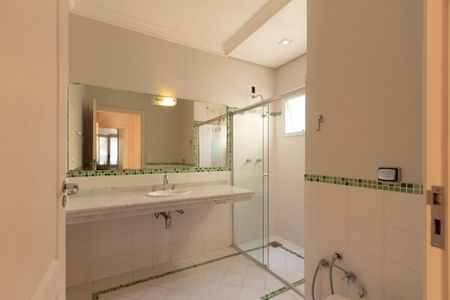 Casa de condomínio para alugar com 493m², 5 quartos e 6 vagasBanheiro Suite 4