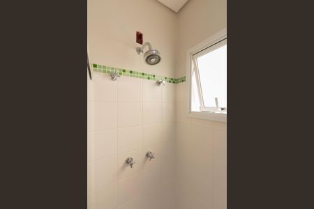 Casa de condomínio para alugar com 493m², 5 quartos e 6 vagasBanheiro Suite 4