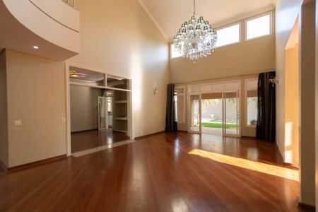 Casa de condomínio para alugar com 493m², 5 quartos e 6 vagasSala