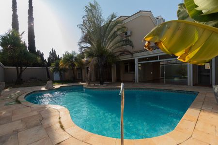 Casa de condomínio para alugar com 493m², 5 quartos e 6 vagasPiscina