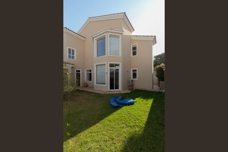 Casa de condomínio para alugar com 493m², 5 quartos e 6 vagasQuintal