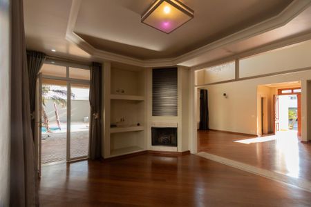 Casa de condomínio para alugar com 493m², 5 quartos e 6 vagasSala