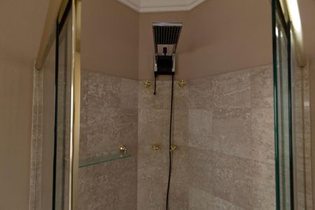 Casa de condomínio para alugar com 493m², 5 quartos e 6 vagasBanheiro Suíte 2