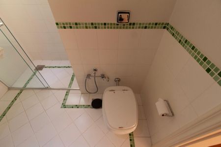 Casa de condomínio para alugar com 493m², 5 quartos e 6 vagasBanheiro Suite 4