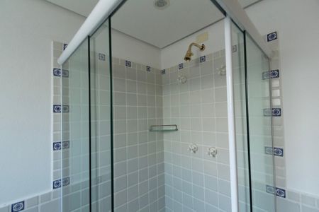 Casa de condomínio para alugar com 493m², 5 quartos e 6 vagasBanheiro Suíte 1