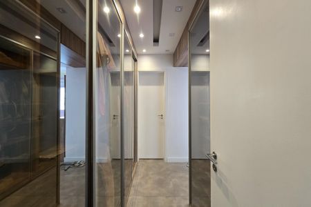 Apartamento à venda com 123m², 3 quartos e 2 vagas Apartamento à venda com 123m², 3 quartos e 2 vagasCloset da Suíte