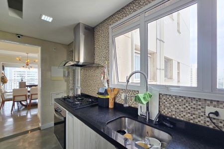 Apartamento à venda com 123m², 3 quartos e 2 vagas Apartamento à venda com 123m², 3 quartos e 2 vagasCozinha