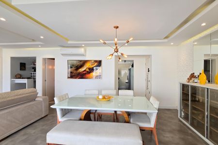 Apartamento à venda com 123m², 3 quartos e 2 vagas Apartamento à venda com 123m², 3 quartos e 2 vagasSala