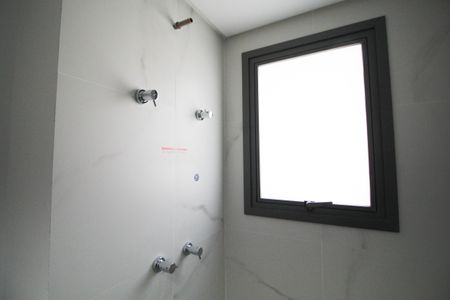 Apartamento à venda com 60m², 2 quartos e 1 vaga Apartamento à venda com 60m², 2 quartos e 1 vagaBanheiro da Suíte