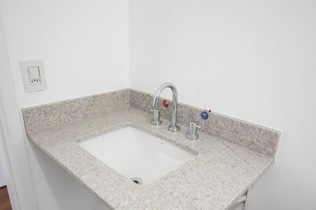 Apartamento à venda com 60m², 2 quartos e 1 vaga Apartamento à venda com 60m², 2 quartos e 1 vagaBanheiro da Suíte