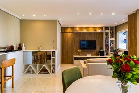 Apartamento à venda com 77m², 2 quartos e 1 vagaSala